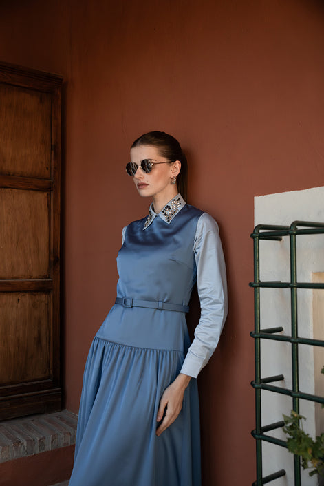 Dropped Waist Simply Gathered Dress with Narrow Waistline Belt