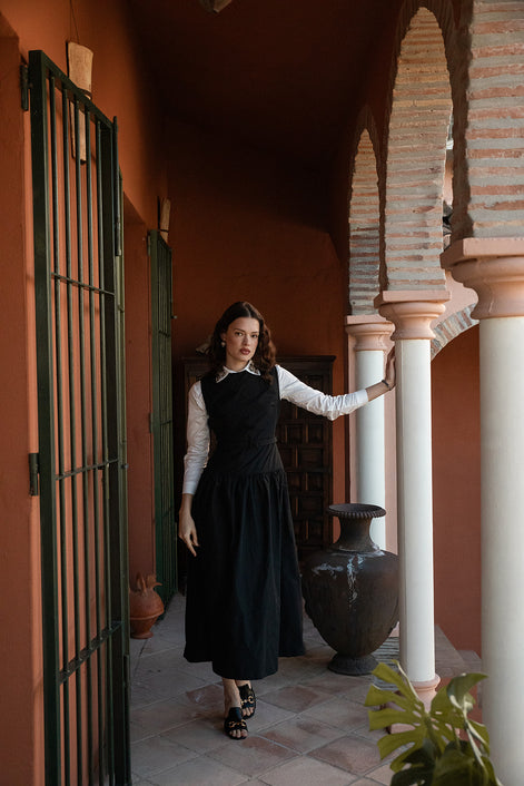 Dropped Waist Simply Gathered Dress with Narrow Waistline Belt