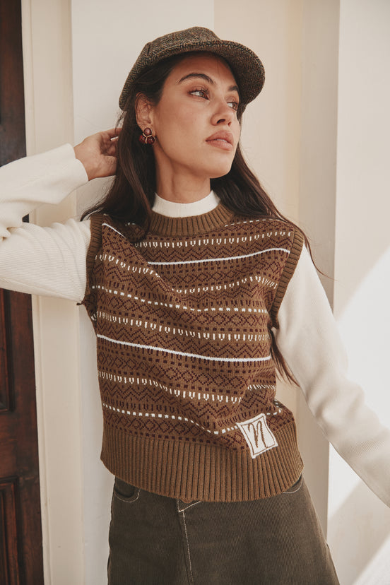 Intarsia Knitted Logo Vest Look Full Top