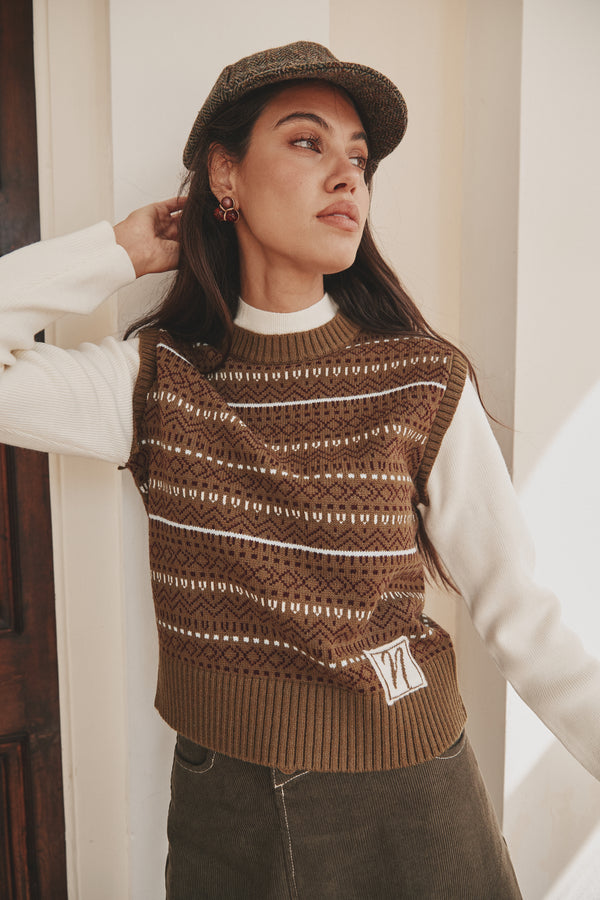 Intarsia Knitted Logo Vest Look Full Top