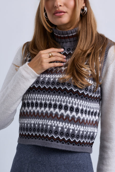 Patterned Knit Sleeveless Roll Neck Top