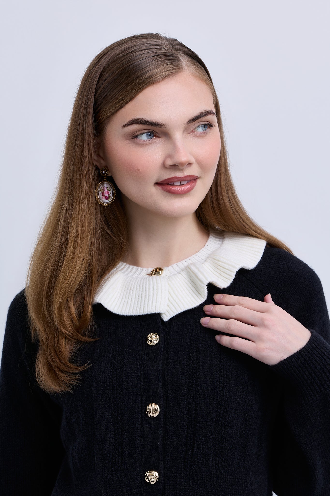 Design Knit Button Front Cardigan With Fluted Contrast Collar