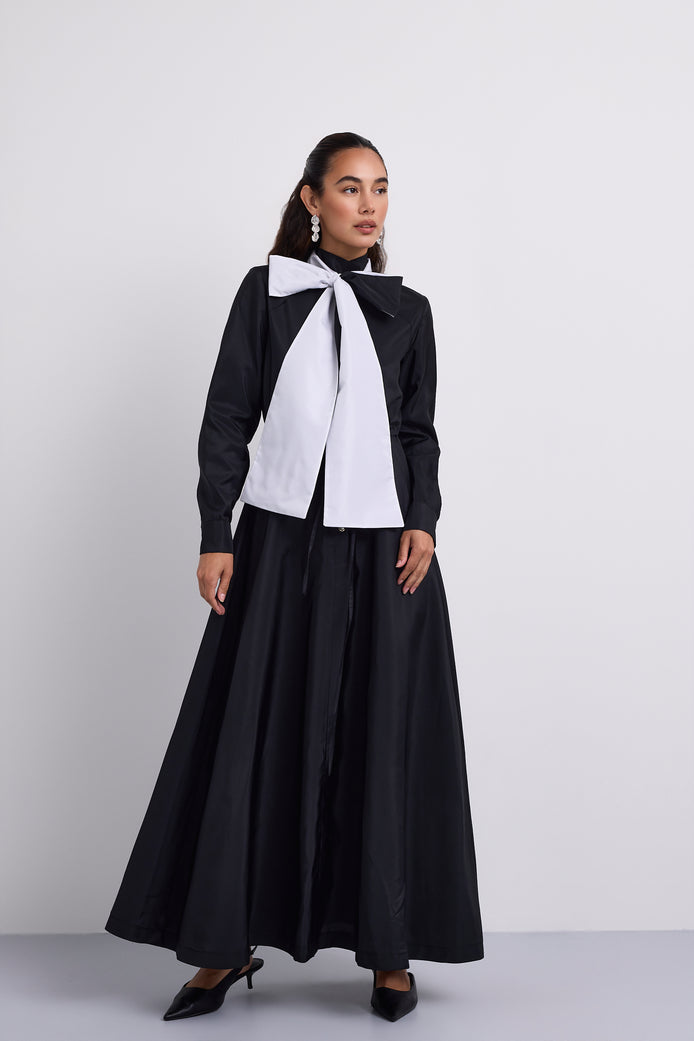 Elegant Gown with Large Neck Bow Detail
