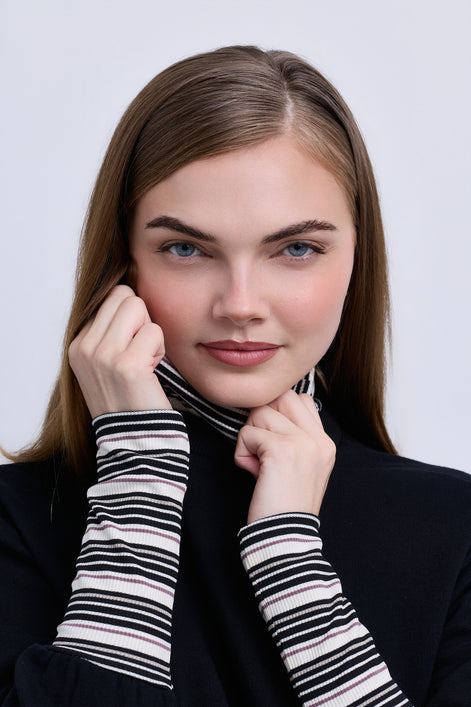 Boxy Sweatshirt with Striped Neck Cuffs and Bottom Band