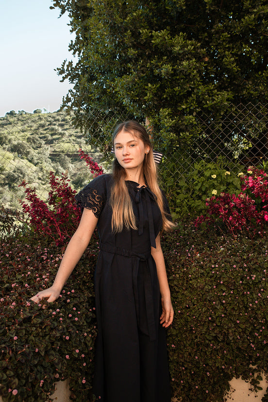 Broderie Short Sleeve Ruffle Collar Dress with Belt